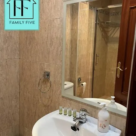 Family Five Apartment *